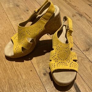 Clarks Women's Leather Giselle Bay Platform  Wedge Sandals Yellow 7.5